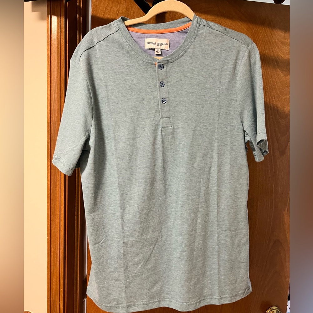 NWT. Thomas Sterling mens tee. Sz M